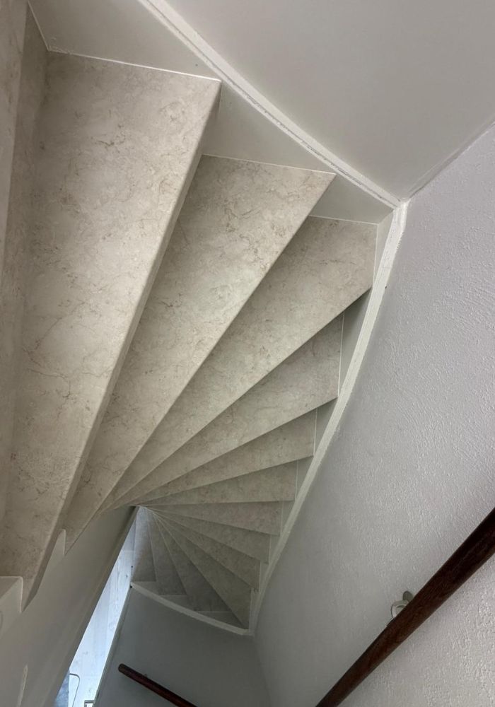 Betonlook trappen Baltic grijs marmer