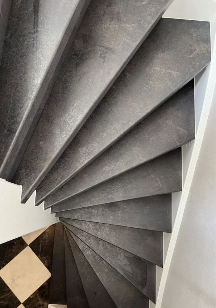 Betonlook trappen Zwarte Staal
