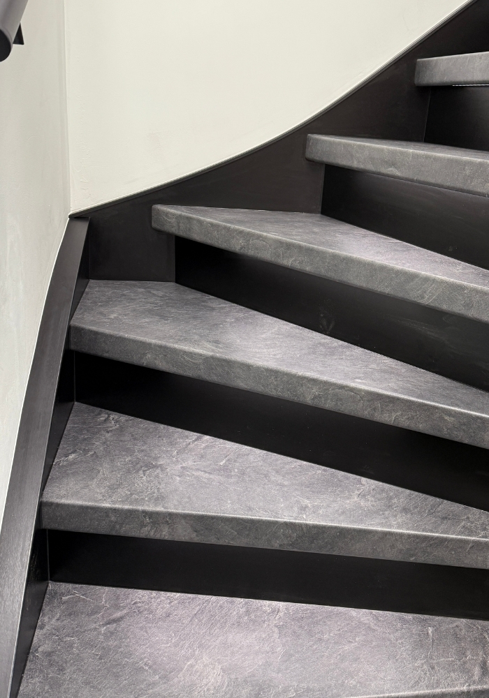 Laminaat traprenovatie 47 Delft trap