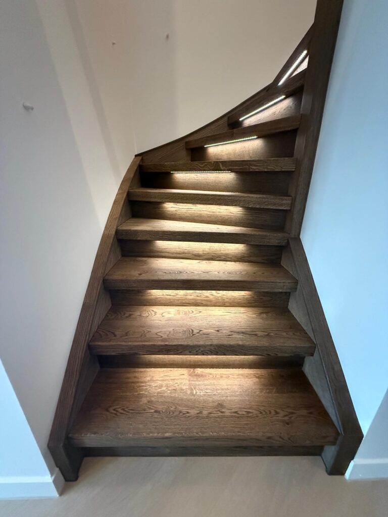 Houtlook trappen Black